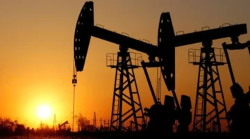 تراجع عالمي.. أسعار النفط تسجل مستويات جديدة وسط مخاوف تزايد المعروض بمطالب السوق